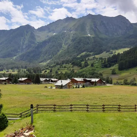 The Snow - Panoramico Con Balcone Lägenhet Champoluc
